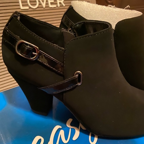 Easy Street Ankle Boots - Picture 2 of 4